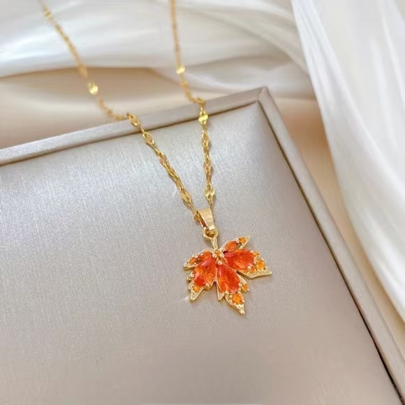 NWT Red Maple Leaf Pendant Inlaid Zircon 18K Gold Plated Copper Necklace - Picture 2 of 7